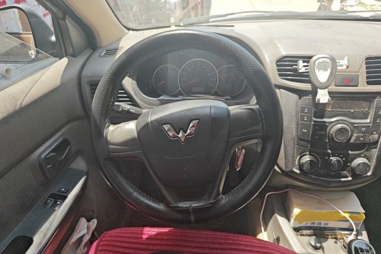 Used Wuling Hongguang 2015 1.2L S Base Model China V Standard Steering Wheel