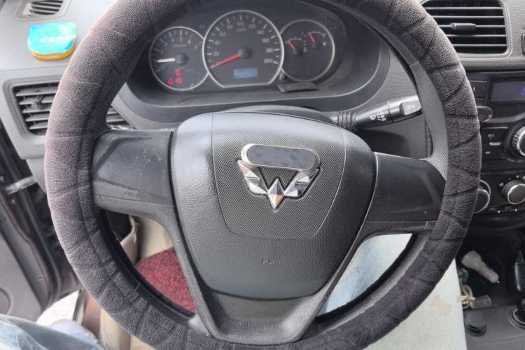 Used Wuling Hongguang 2015 1.5L S Basic Version China V Standard Steering Wheel