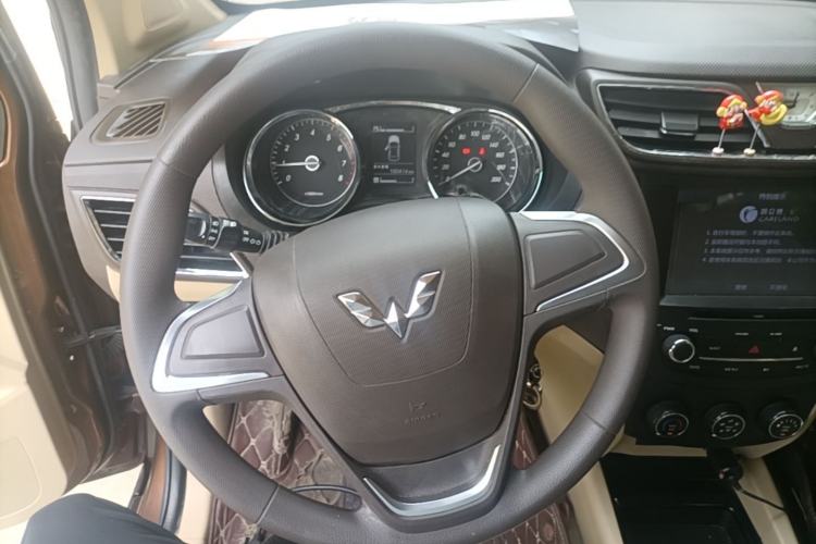 Used Wuling Hongguang 2015 1.5L S1 Comfort China V Standard Steering Wheel