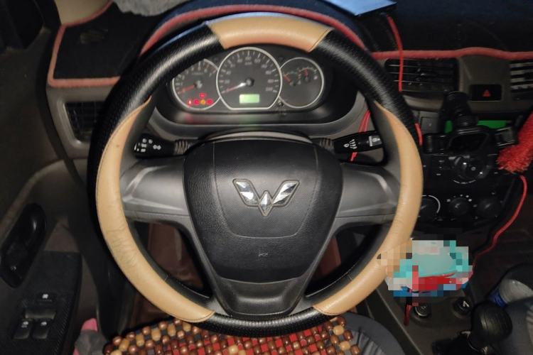 Used Wuling Hongguang 2015 1.2L S Base Model China V Standard Steering Wheel