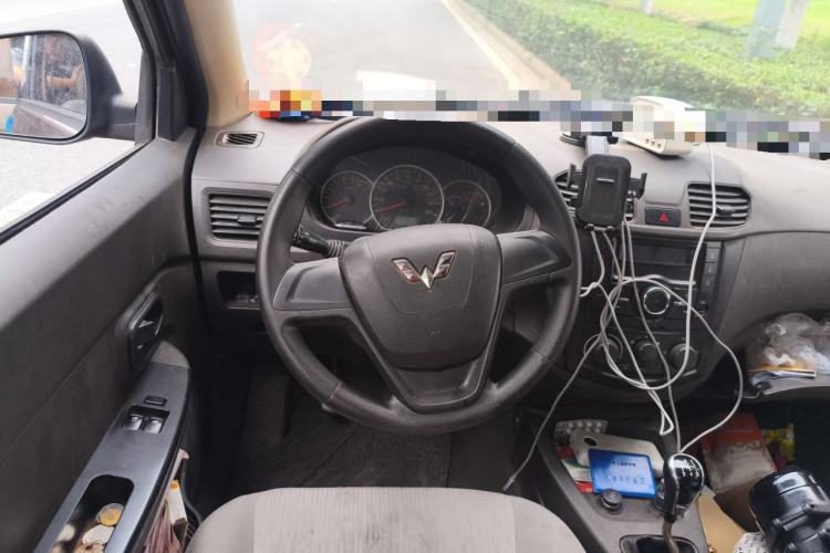 Used Wuling Hongguang 2015 1.5L S Basic Version China V Standard Steering Wheel