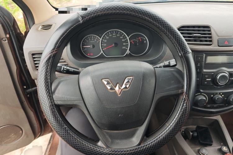 Used Wuling Hongguang 2015 1.2L S Base Model China V Standard Steering Wheel