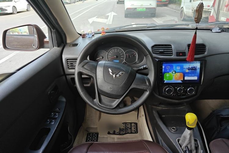 Used Wuling Hongguang 2015 1.5L S1 Standard China V-Emission Standards Steering Wheel