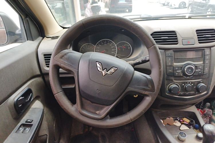 Used Wuling Hongguang 2015 1.2L S Base Model China V Standard Steering Wheel