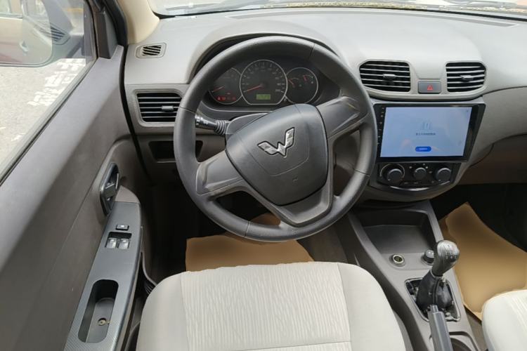 Used Wuling Hongguang 2015 1.2L S Base Model China V Standard Steering Wheel