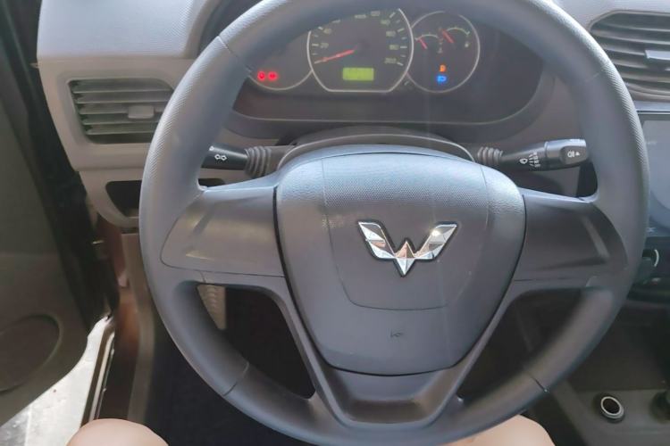 Used Wuling Hongguang 2015 1.5L S Basic Version China V Standard Steering Wheel