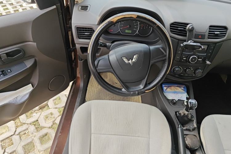 Used Wuling Hongguang 2015 1.2L S Base Model China V Standard Steering Wheel