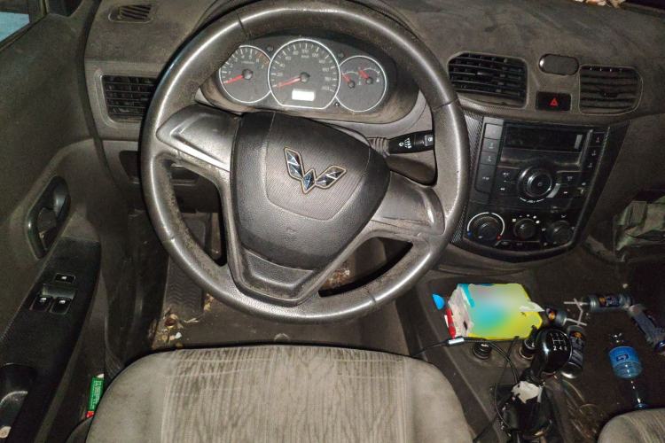 Used Wuling Hongguang 2015 1.2L S Base Model China V Standard Steering Wheel