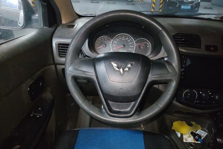 Used Wuling Hongguang 2015 1.5L S Base Model China IV Steering Wheel