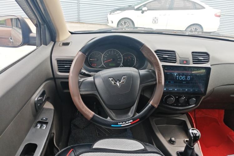 Used Wuling Hongguang 2015 1.2L S Base Model China IV Steering Wheel