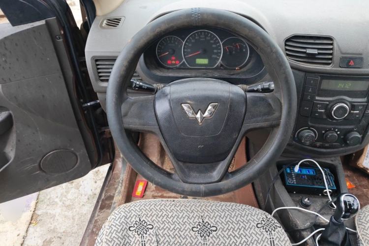 Used Wuling Hongguang 2015 1.2L S Base Model China V Standard Steering Wheel