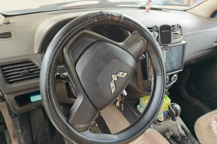 Used Wuling Hongguang 2015 1.5L S Basic Version China V Standard Steering Wheel