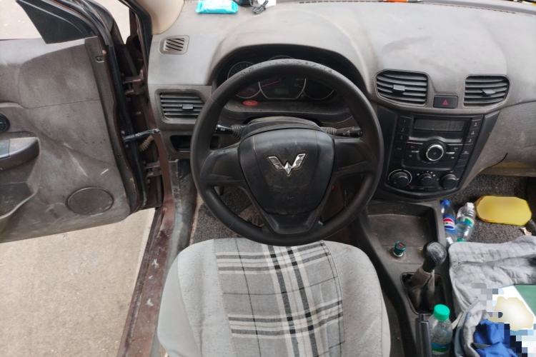 Used Wuling Hongguang 2015 1.2L S Base Model China V Standard Steering Wheel