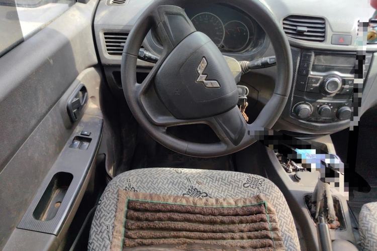 Used Wuling Hongguang 2015 1.2L S Base Model China V Standard Steering Wheel