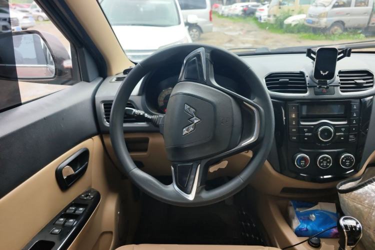 Used Wuling Hongguang 2015 1.2L S Base Model China V Standard Steering Wheel