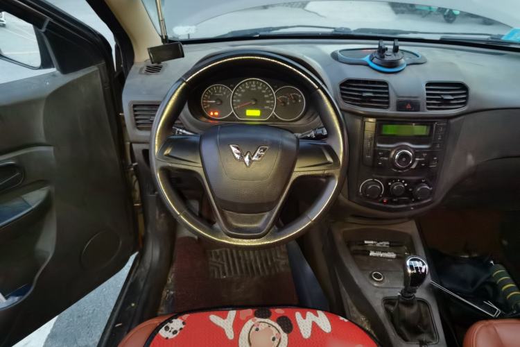Used Wuling Hongguang 2015 1.2L S Base Model China V Standard Steering Wheel