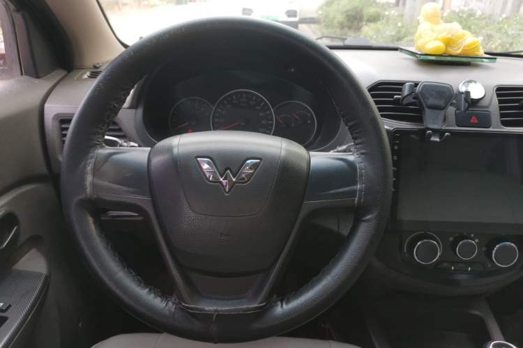 Used Wuling Hongguang 2015 1.2L S Base Model China V Standard Steering Wheel
