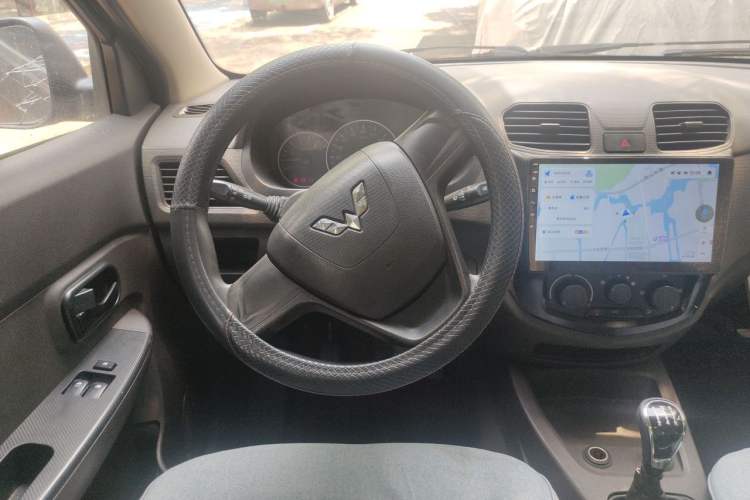 Used Wuling Hongguang 2015 1.2L S Base Model China V Standard Steering Wheel