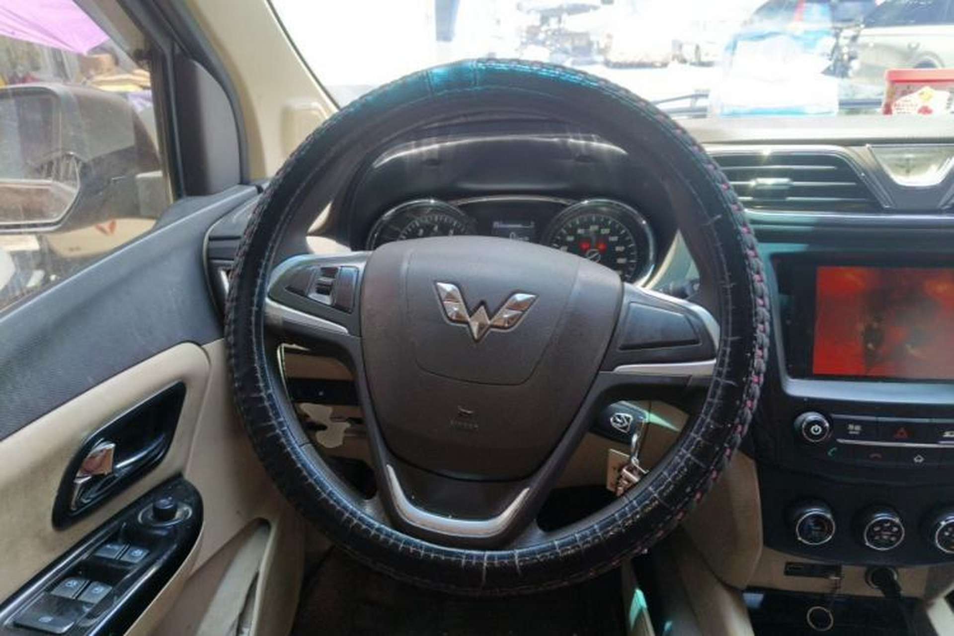 Used Wuling Hongguang 2015 1.5L S1 Luxury National Emission Standard V Steering Wheel