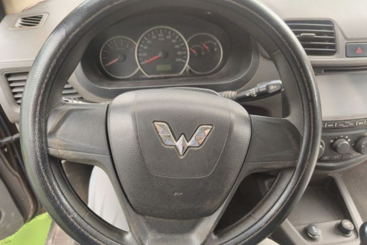 Used Wuling Hongguang 2015 1.2L S Base Model China IV Steering Wheel