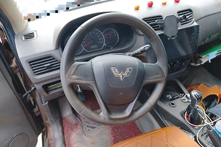 Used Wuling Hongguang 2015 1.2L S Base Model China V Standard Steering Wheel