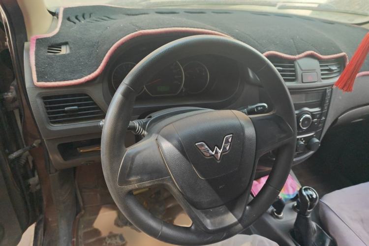 Used Wuling Hongguang 2015 1.2L S Base Model China V Standard Steering Wheel
