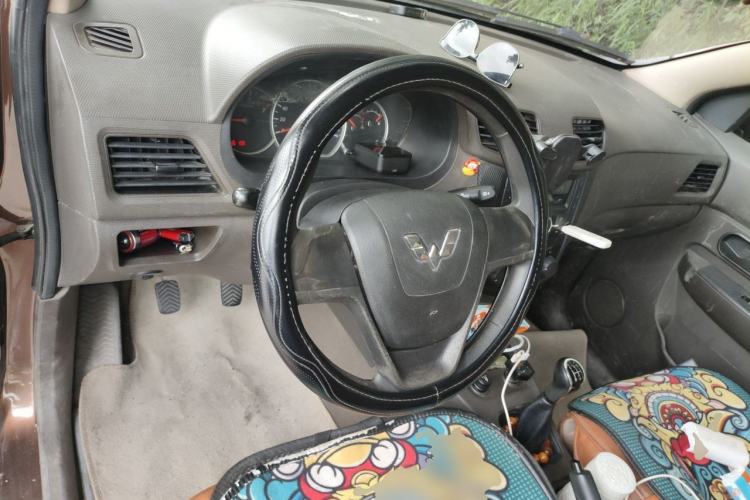 Used Wuling Hongguang 2015 1.2L S Base Model China IV Steering Wheel