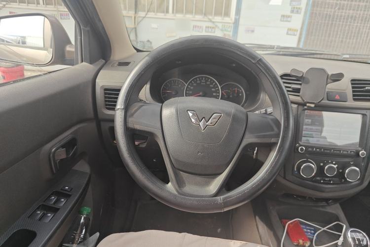 Used Wuling Hongguang 2015 1.2L S Base Model China IV Steering Wheel