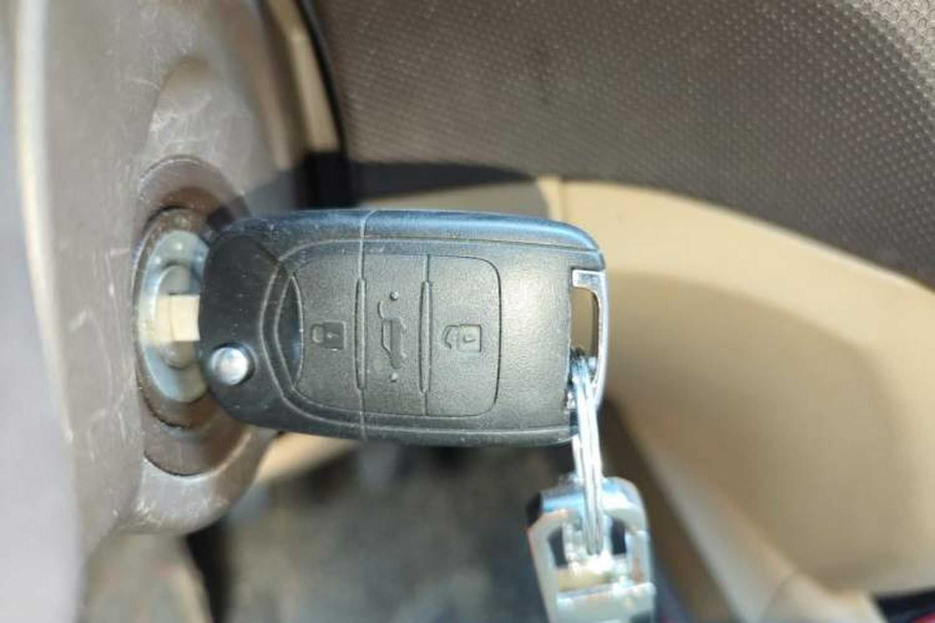 Used Wuling Hongguang 2015 1.5L S1 Comfort China V Standard Vehicle Key