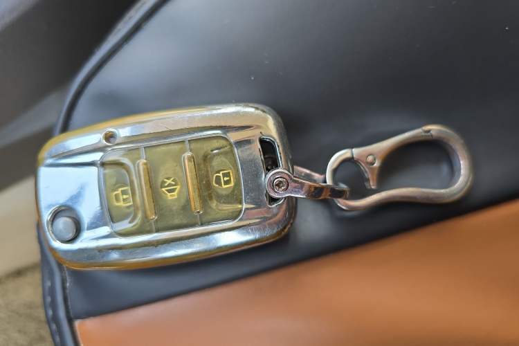 Used Wuling Hongguang 2015 1.2L S Base Model China V Standard Vehicle Key