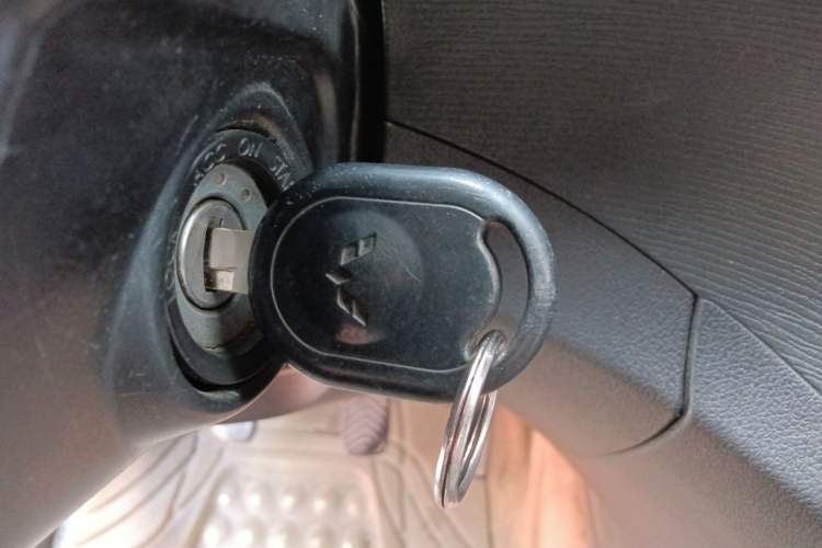 Used Wuling Hongguang 2015 1.5L S Basic Version China V Standard Vehicle Key