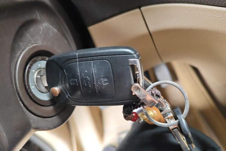 Used Wuling Hongguang 2015 1.5L S1 Standard China V-Emission Standards Vehicle Key