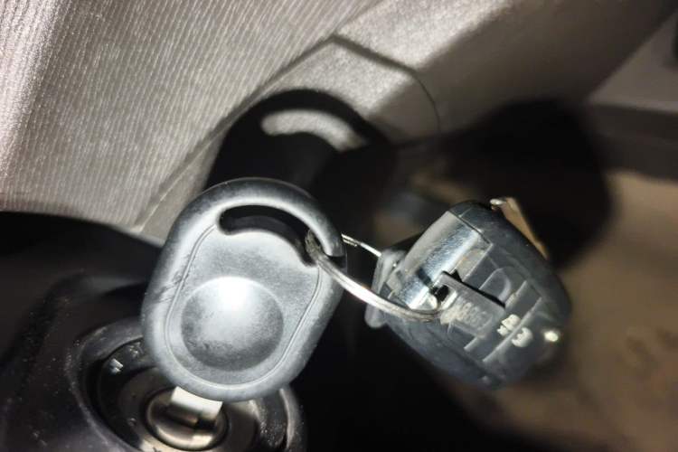 Used Wuling Hongguang 2015 1.5L S1 Standard China V-Emission Standards Vehicle Key