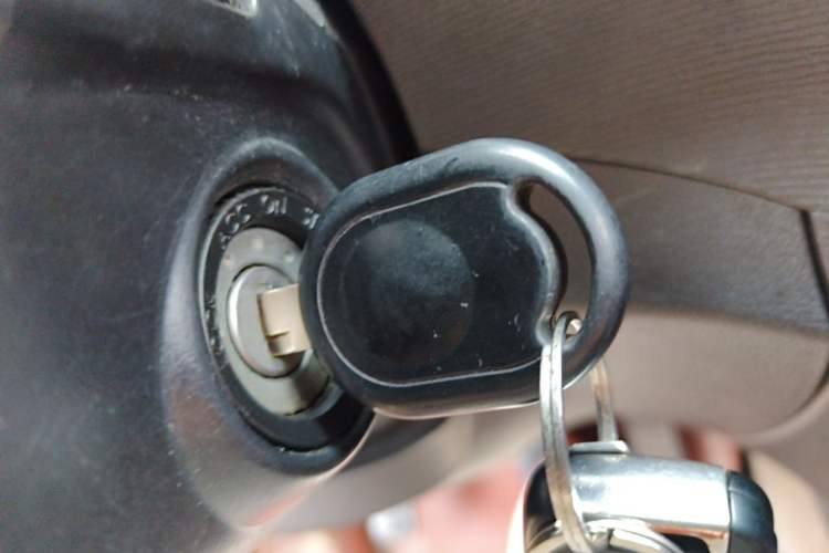 Used Wuling Hongguang 2015 1.5L S Base Model China IV Vehicle Key