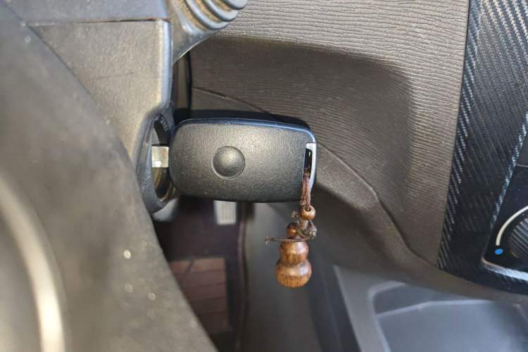 Used Wuling Hongguang 2015 1.2L S Base Model China V Standard Vehicle Key