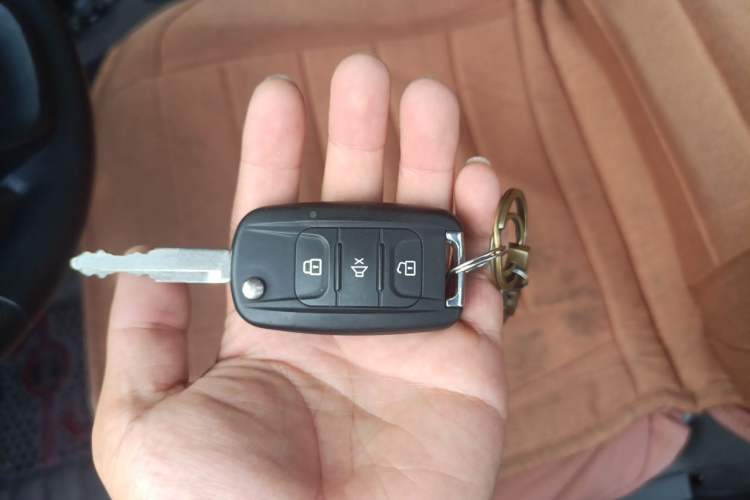 Used Wuling Hongguang 2015 1.5L S Basic Version China V Standard Vehicle Key