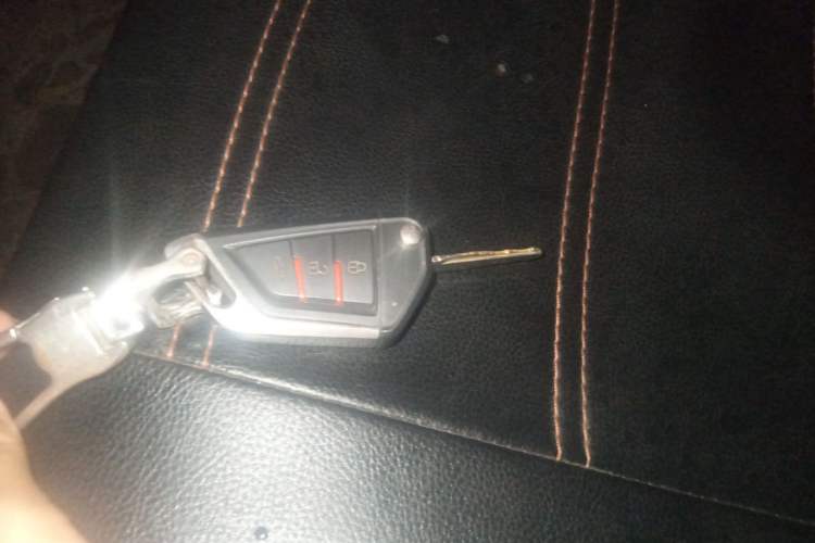 Used Wuling Hongguang 2015 1.5L S Basic Version China V Standard Vehicle Key