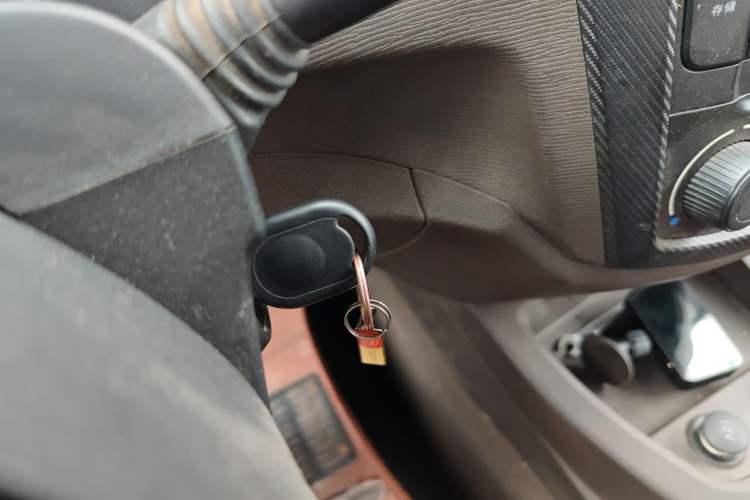 Used Wuling Hongguang 2015 1.2L S Base Model China V Standard Vehicle Key