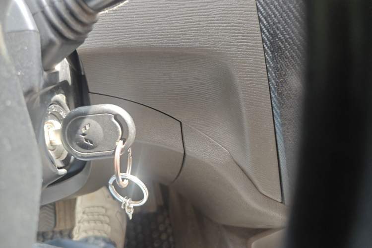 Used Wuling Hongguang 2015 1.5L S Basic Version China V Standard Vehicle Key