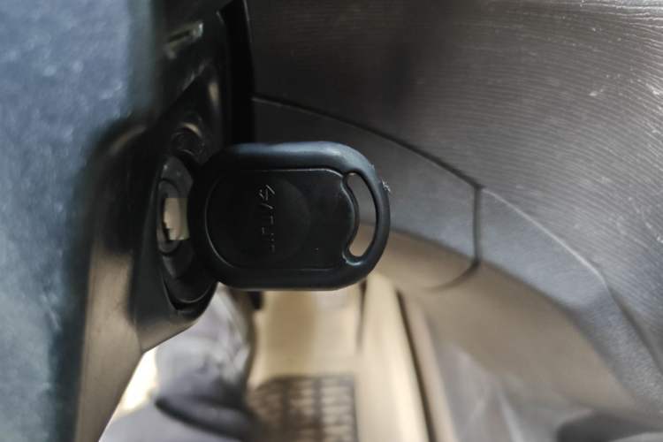 Used Wuling Hongguang 2015 1.5L S1 Standard China V-Emission Standards Vehicle Key