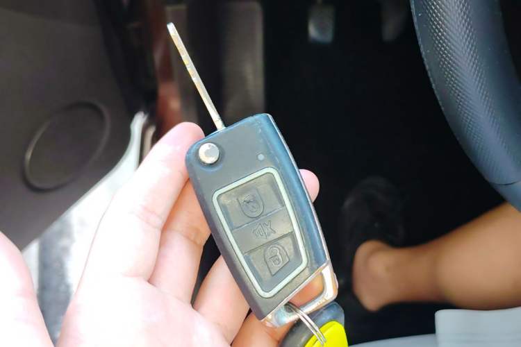 Used Wuling Hongguang 2015 1.5L S Basic Version China V Standard Vehicle Key
