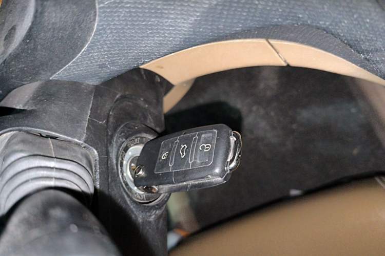 Used Wuling Hongguang 2015 1.5L S Basic Version China V Standard Vehicle Key