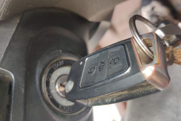 Used Wuling Hongguang 2015 1.5L S Basic Version China V Standard Vehicle Key
