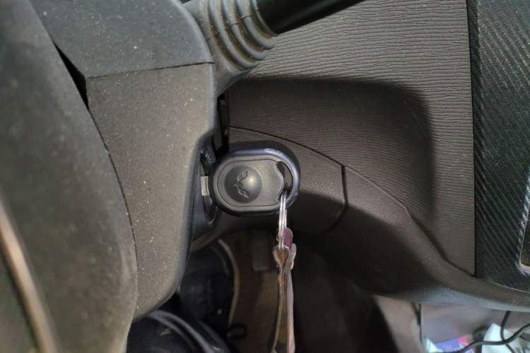 Used Wuling Hongguang 2015 1.2L S Base Model China IV Vehicle Key