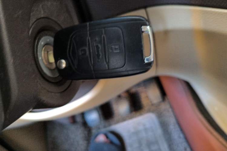 Used Wuling Hongguang 2015 1.5L S1 Luxury National Emission Standard V Vehicle Key