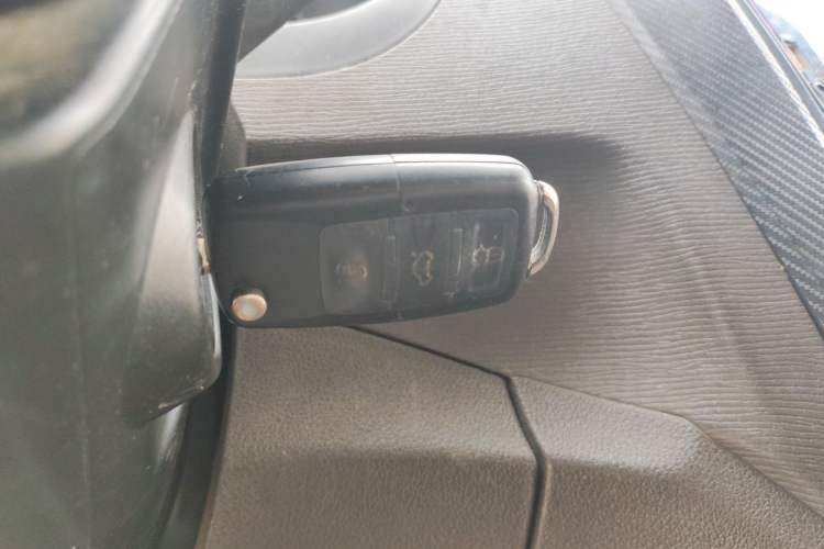 Used Wuling Hongguang 2015 1.5L S Basic Version China V Standard Vehicle Key