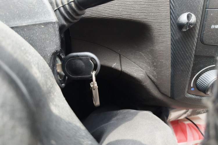 Used Wuling Hongguang 2015 1.2L S Base Model China V Standard Vehicle Key