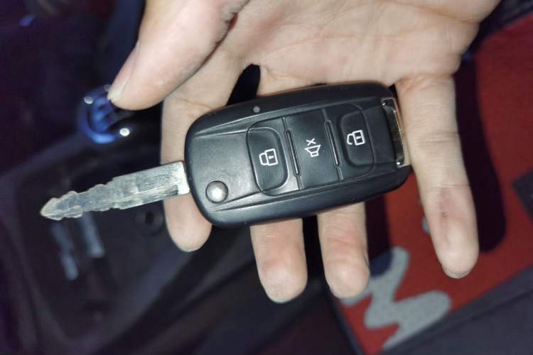 Used Wuling Hongguang 2015 1.2L S Base Model China V Standard Vehicle Key