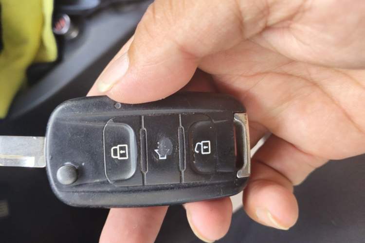 Used Wuling Hongguang 2015 1.2L S Base Model China V Standard Vehicle Key