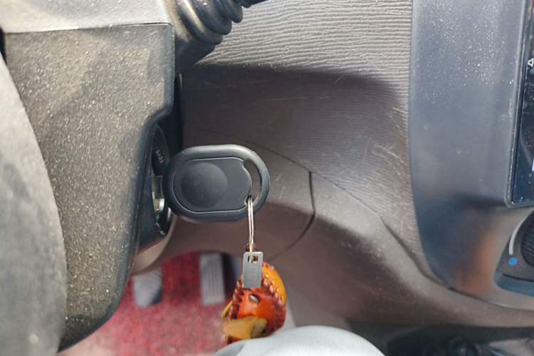 Used Wuling Hongguang 2015 1.2L S Base Model China V Standard Vehicle Key
